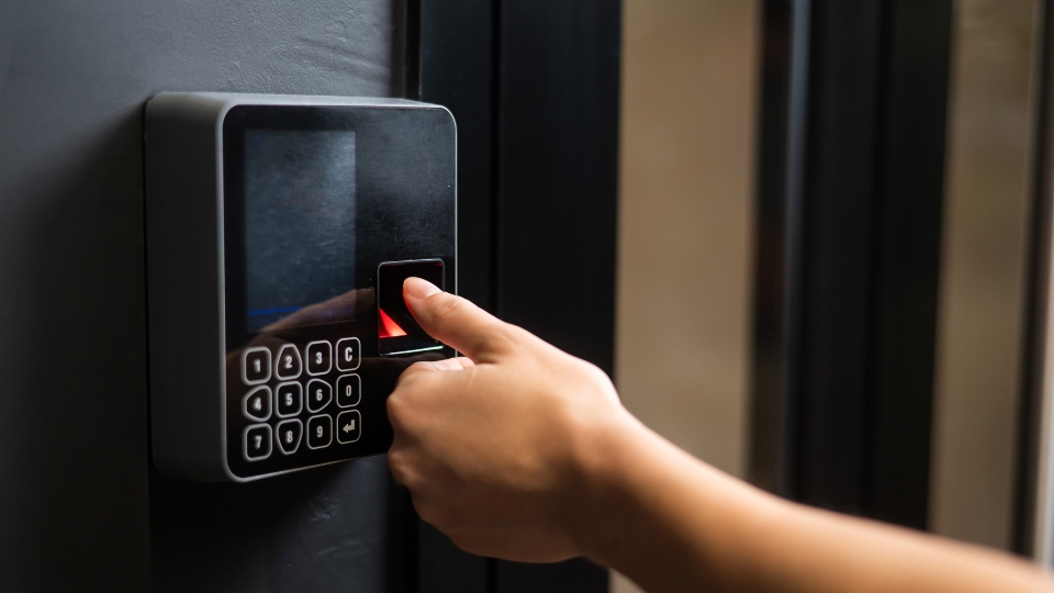 Pros and Cons of Keyless Entry for Vacation Rentals in Brooklyn