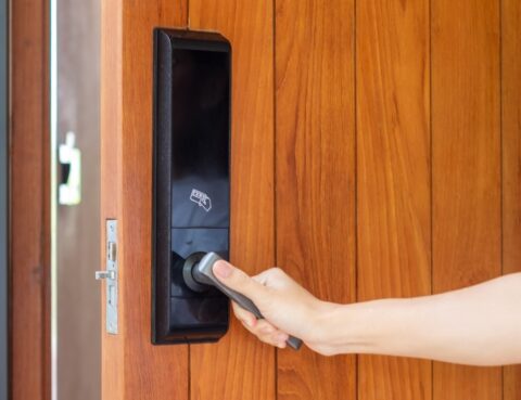 What Are the Benefits of Keyless Entry Systems for Homes in Queens