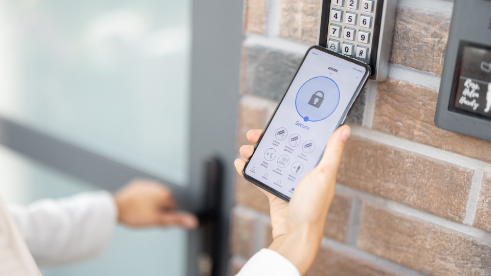 Benefits of Upgrading to Smart Lock Technology in Manhattan