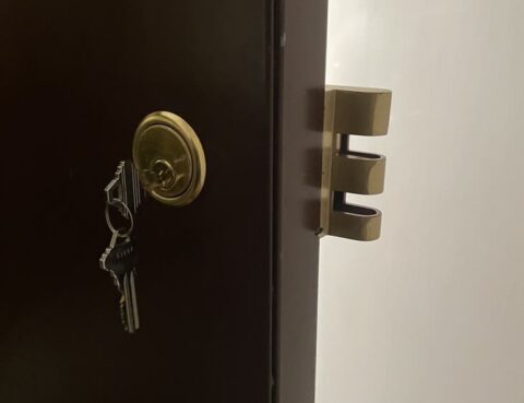 jimmy proof lock installation on apt door in nyc