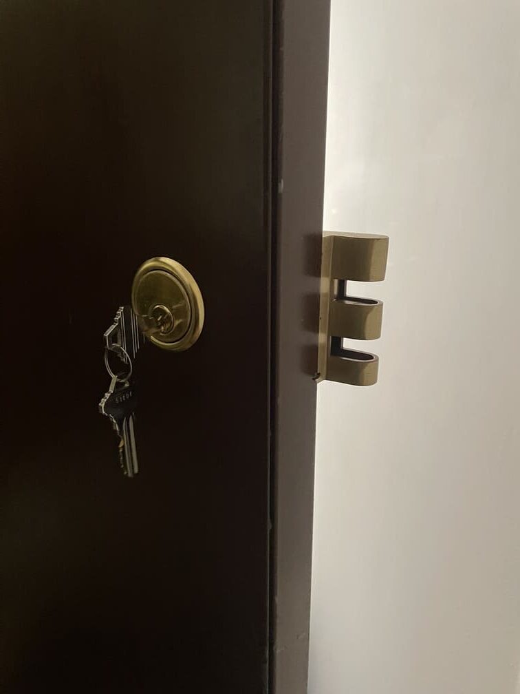jimmy proof lock installation on apt door in nyc